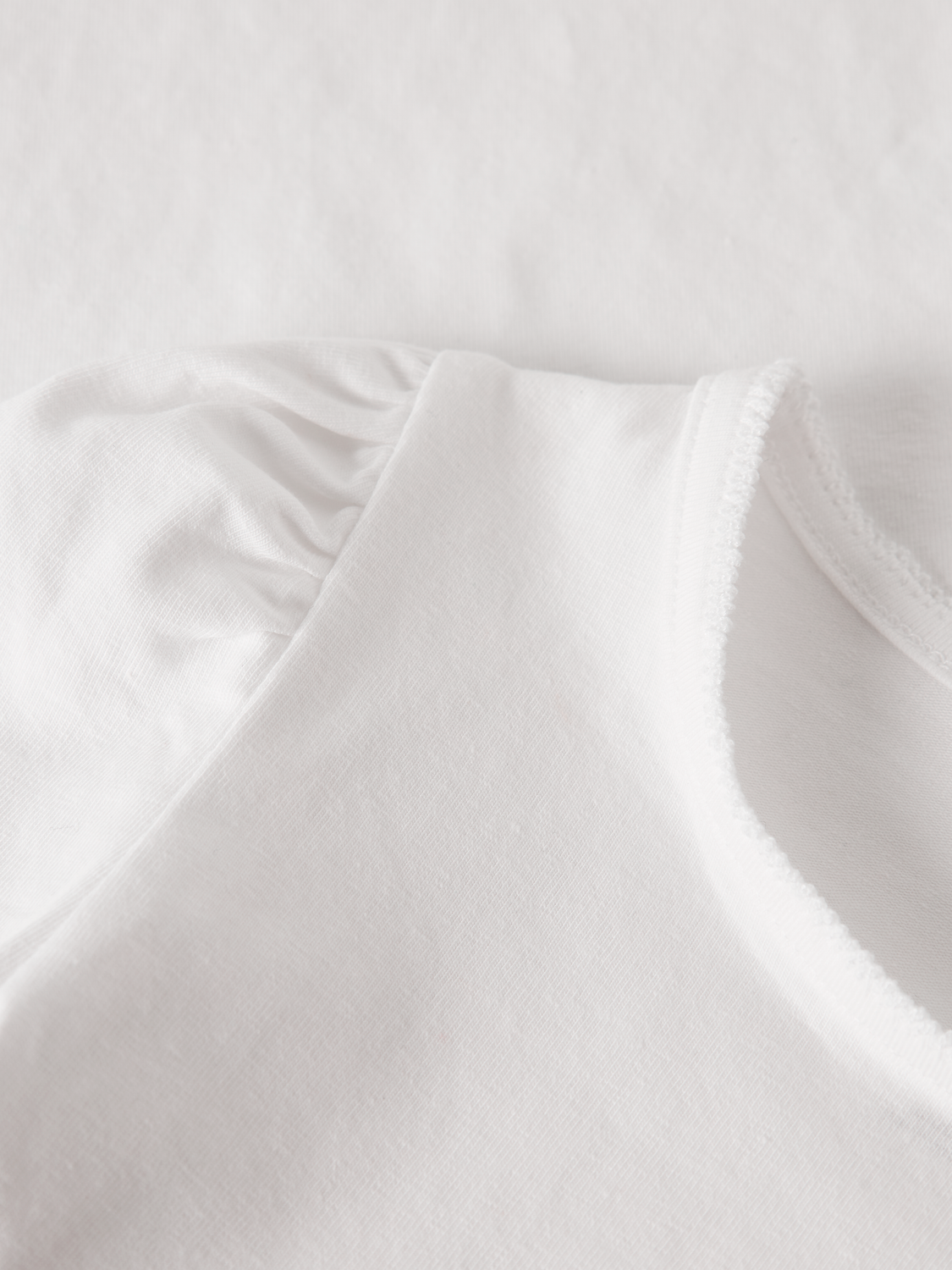 model_shot-front_full